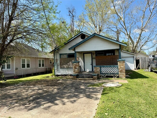 Building Photo - 202 S Magnolia St