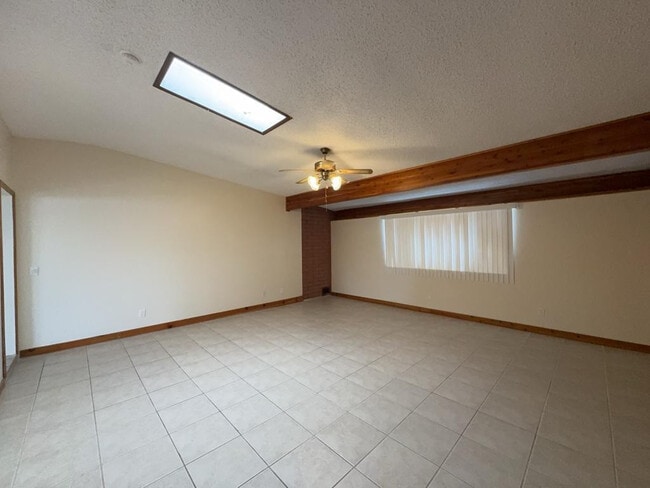 Building Photo - 3733 Sparrow Dr