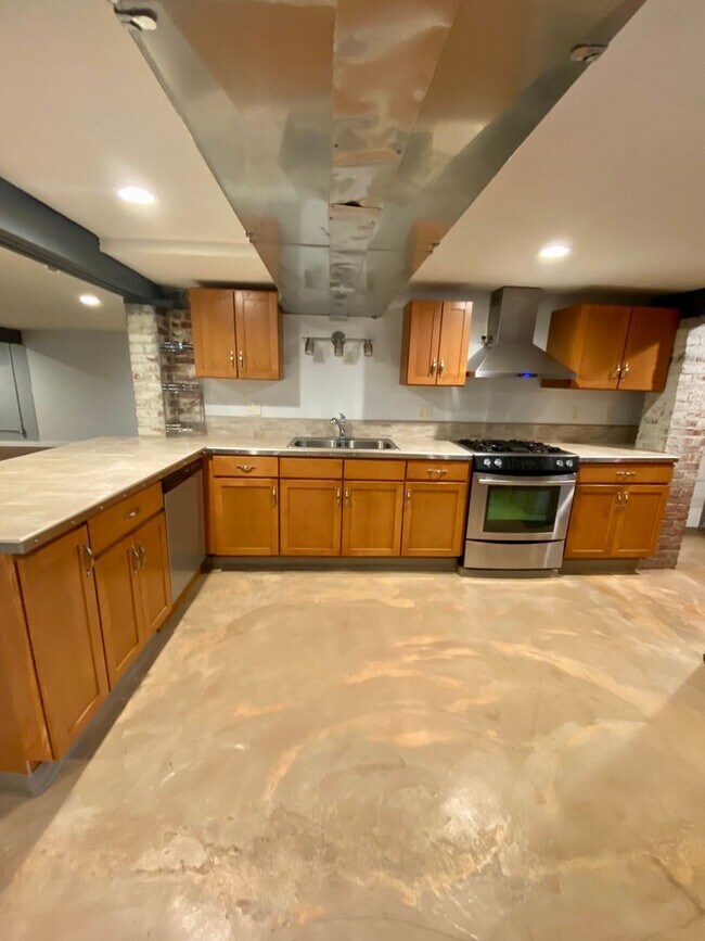 Building Photo - Cozy Basement Apartment – All Utilities Included, Private Entrance & Minutes from Purdue!