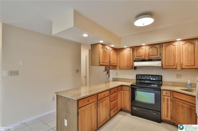 Building Photo - 4059 Wedgewood Rd