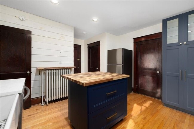 Building Photo - 31 Cranston Ave