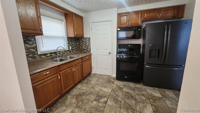 Building Photo - 49 E Fairmount Ave