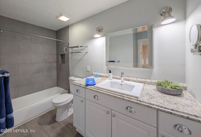 Building Photo - 10200 Belle Rive Blvd