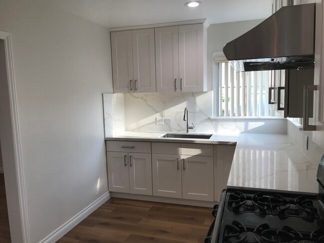Building Photo - 2527 El Paseo