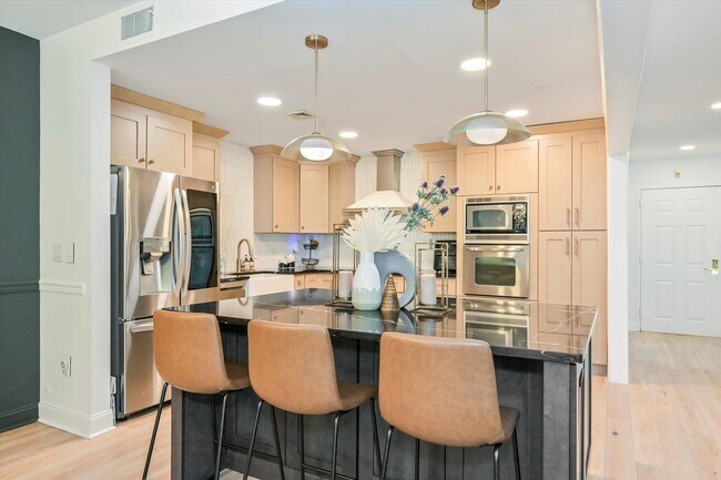 Building Photo - 207 Shearwater Ct W