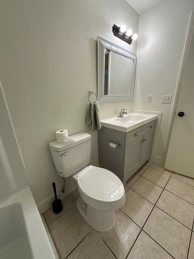 Building Photo - GET $500 OFF IF YOU MOVE IN BY FEB 20TH!!!