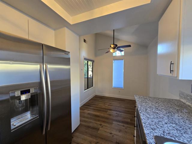 Building Photo - 2135 E Valley Pkwy