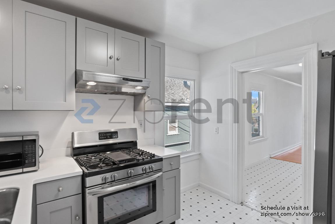Building Photo - 928 60th St