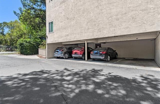 Building Photo - 2724 Oak Rd