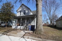Building Photo - 744 Oakland Ave SW