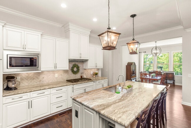 Building Photo - 2024 Albatross Way