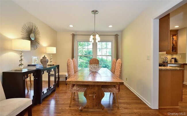 Building Photo - 9 Franklin Ave