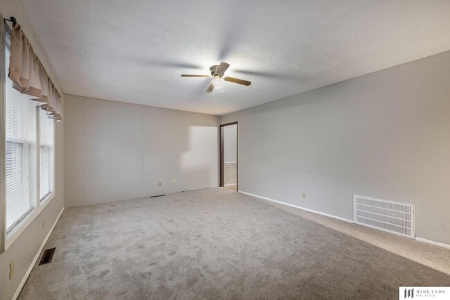 Building Photo - 7425 S 69th St