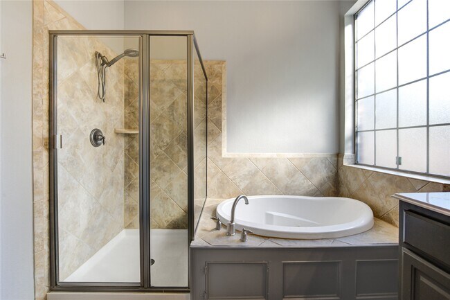 Building Photo - 12307 N Austin Shore Dr