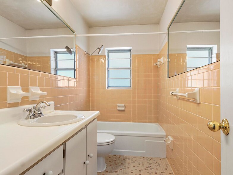 Building Photo - 106 Moody Dr