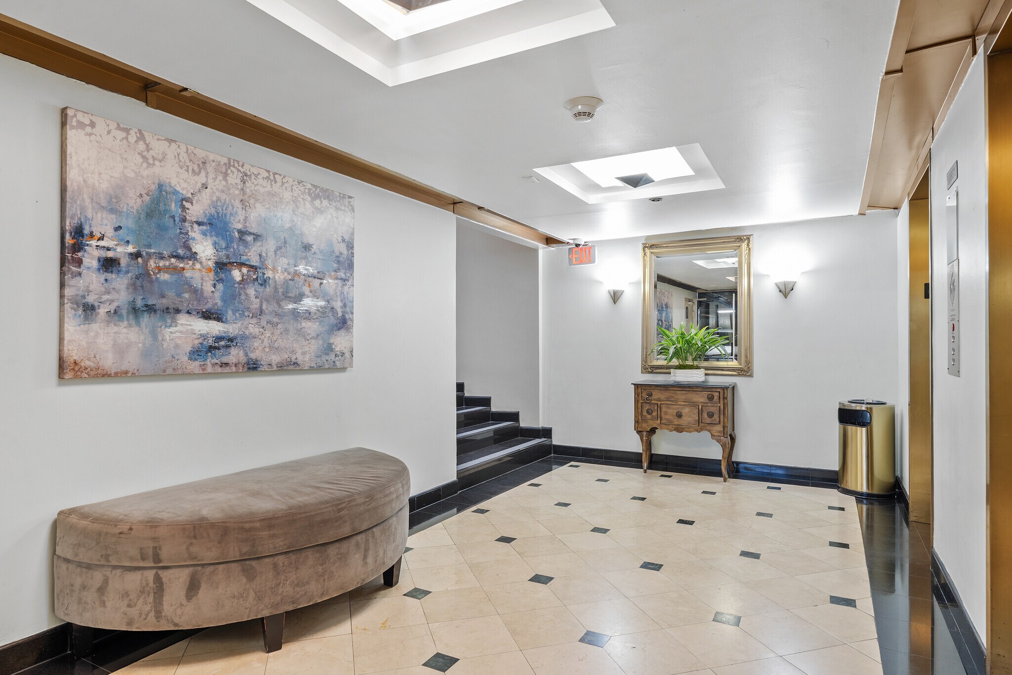 Building Photo - 10535 Wilshire Blvd