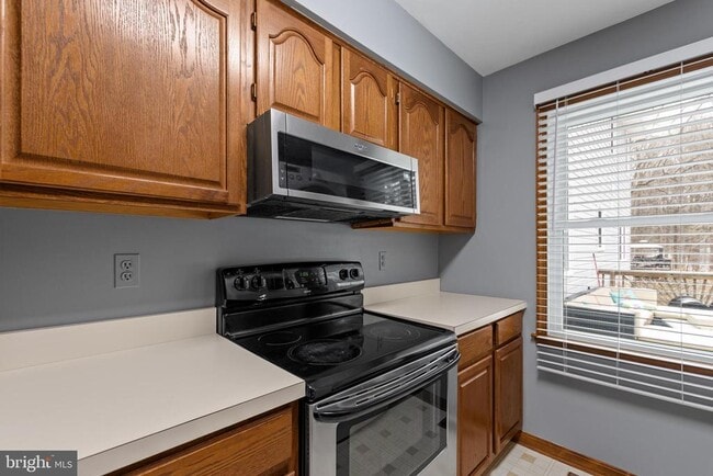 Building Photo - 4160 Bristol Dr