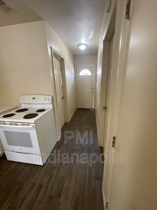 Building Photo - 122 W William Dr