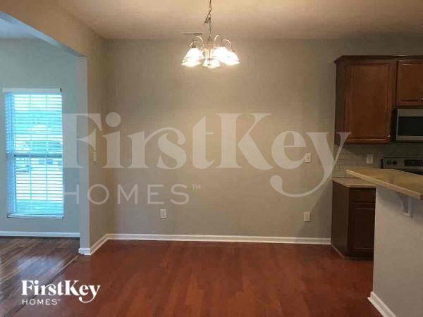 Building Photo - 6004 Springs St