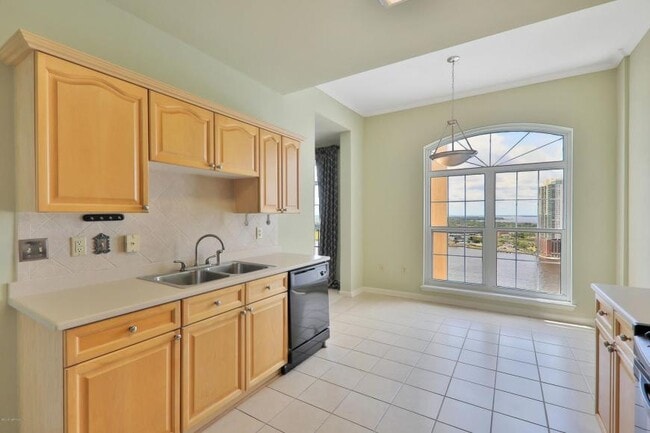 Building Photo - 2 bedroom in Jacksonville FL 32202