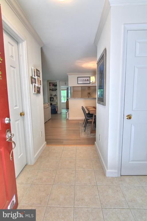 Building Photo - 2220 Springwood Dr