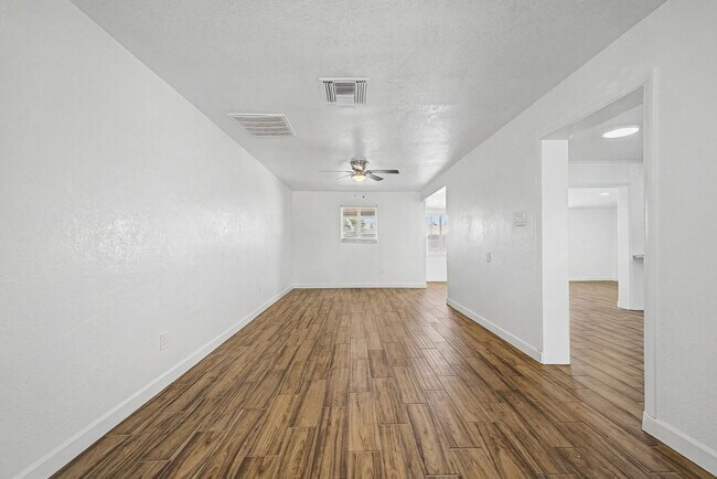 Building Photo - 3519 W Orchid Ln