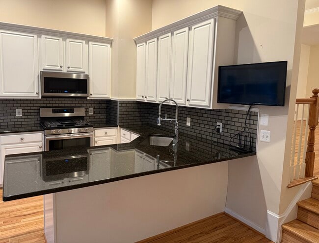 Building Photo - 5448 Summer Leaf Ln