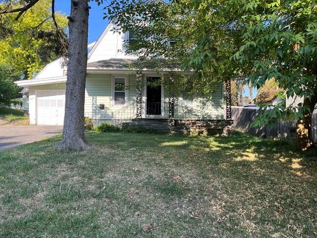 Building Photo - 217 Gillespie Ave