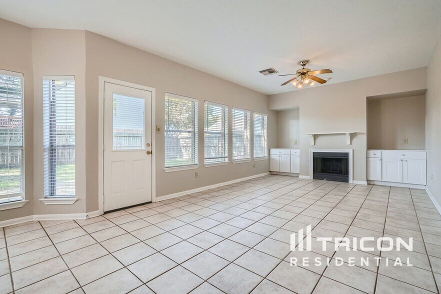 Building Photo - 5911 Klamath Falls Ct