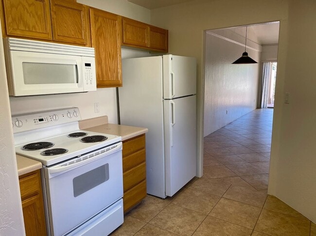 Building Photo - 811 Dusty Rose Dr