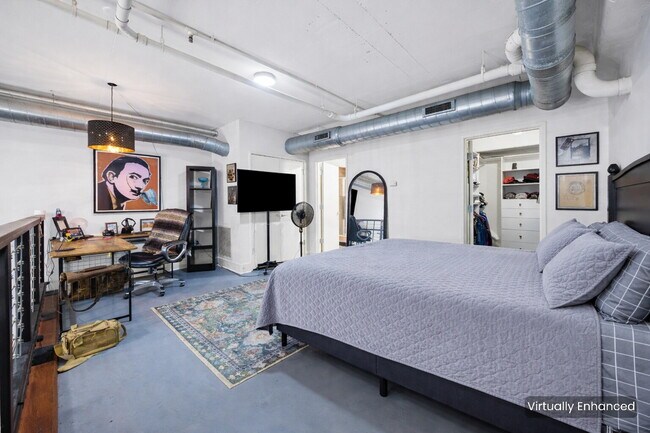 Building Photo - Urban Loft Condo Featuring Stunning Views & Rooftop Entertaining