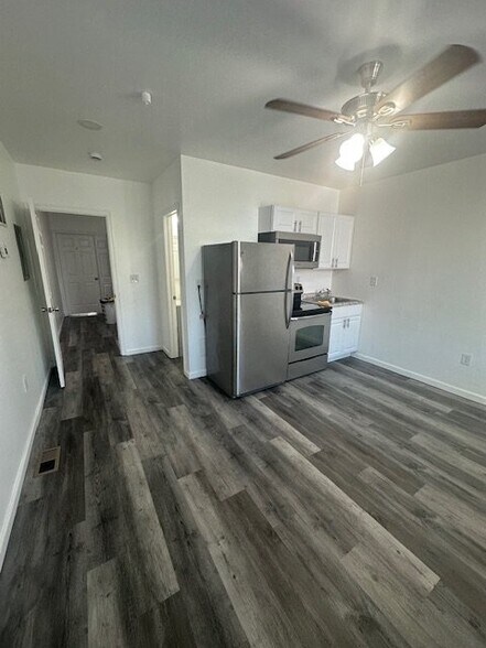 Building Photo - 1209 N Caroline St