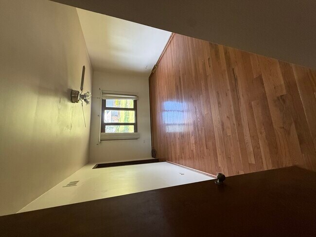 Building Photo - 16752 Luella Ave
