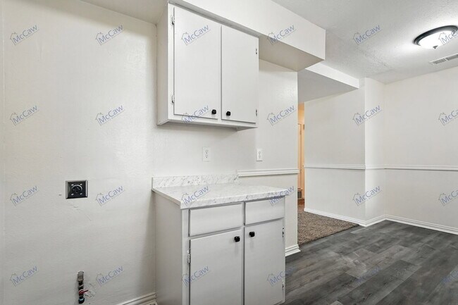 Building Photo - 4425 Central Ln