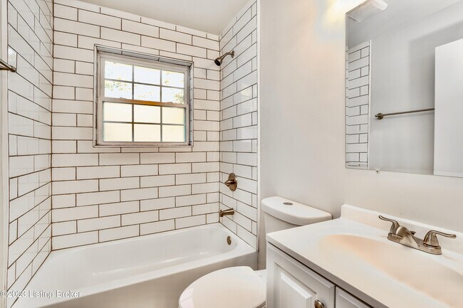 Building Photo - 413 Mac Brae Rd