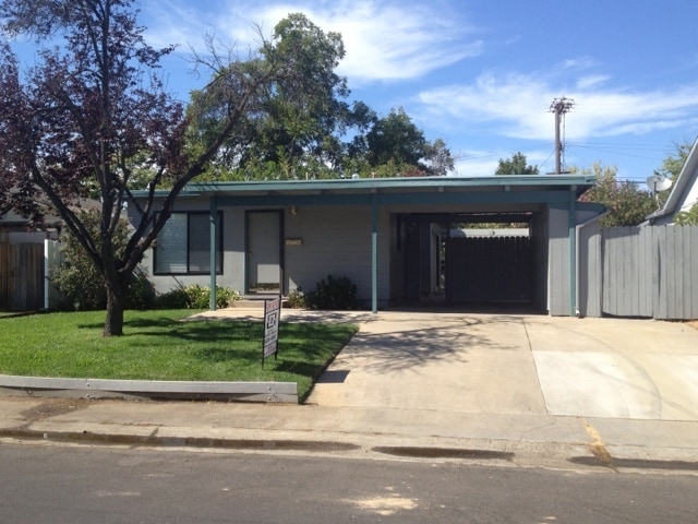 Primary Photo - Charming Folsom Cottage Walking Distance t...