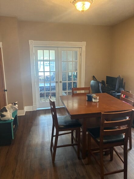 Building Photo - 712 N 2nd St