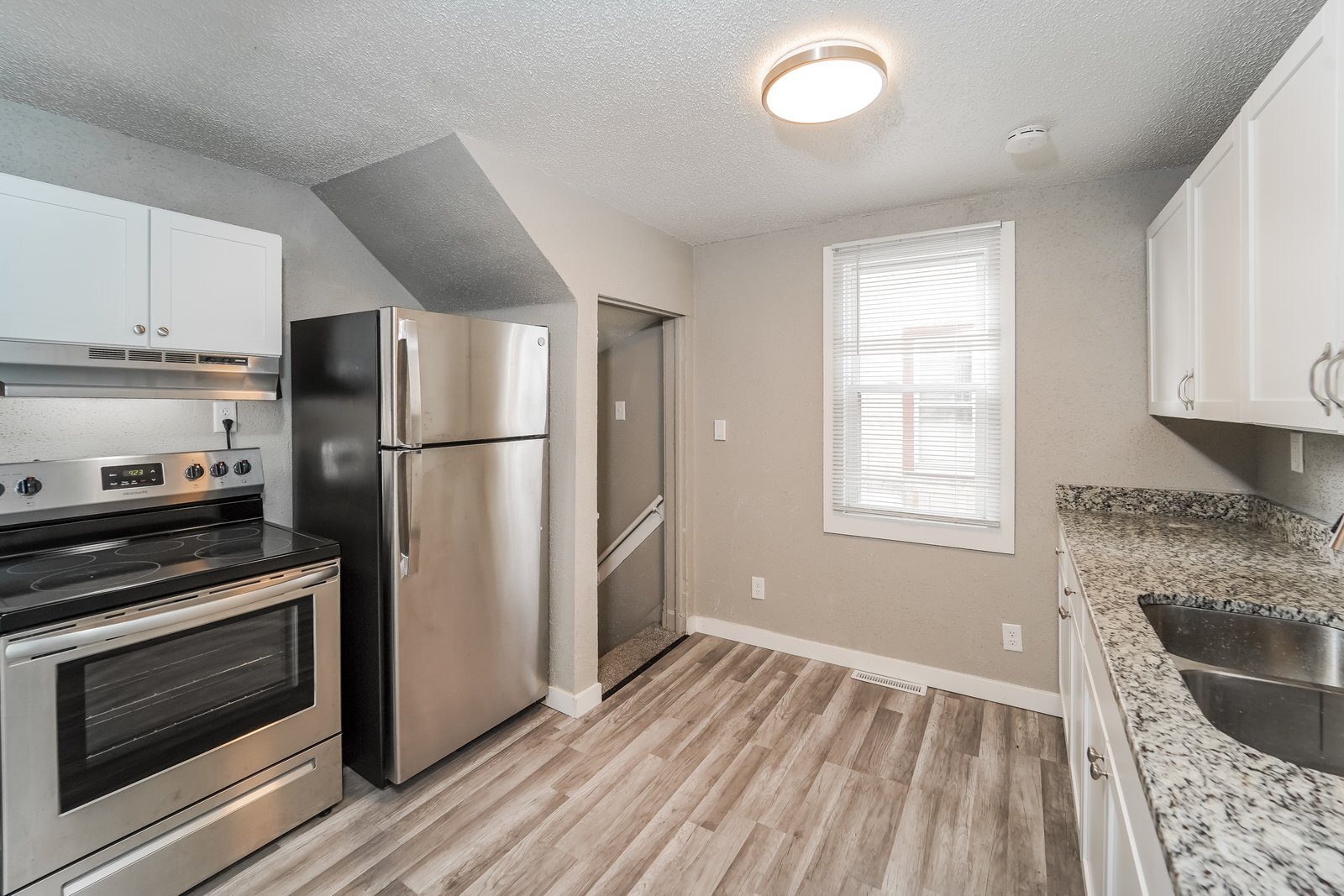 Building Photo - 1836 Superior St