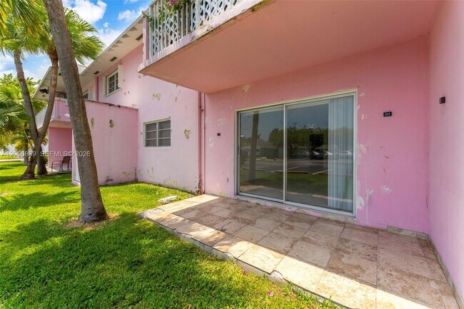 Building Photo - 7560 SW 82nd St