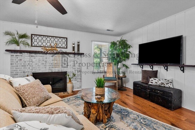 Building Photo - 1480 Spring Hill Cir