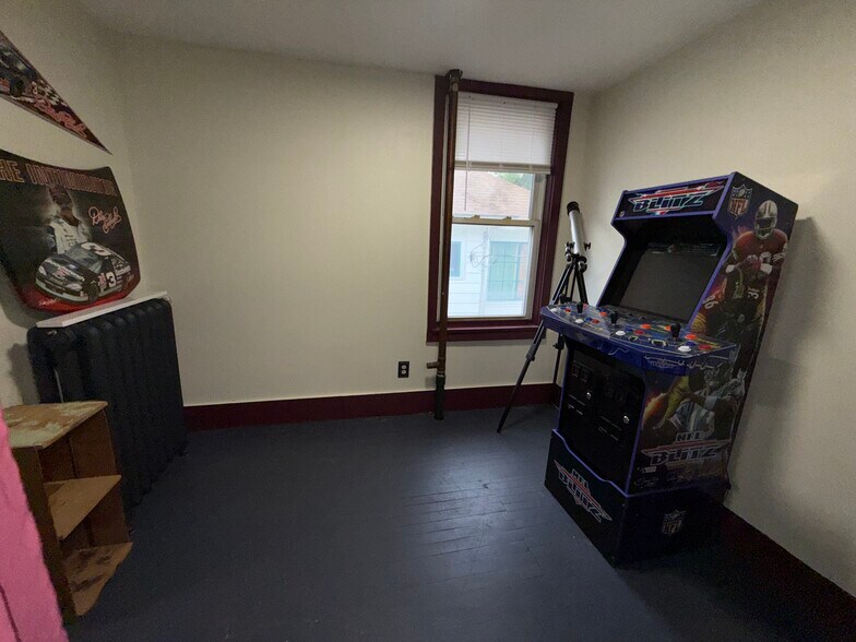 Building Photo - 51 Front St