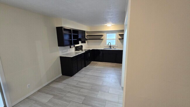 Building Photo - 1472 E Berkeley St