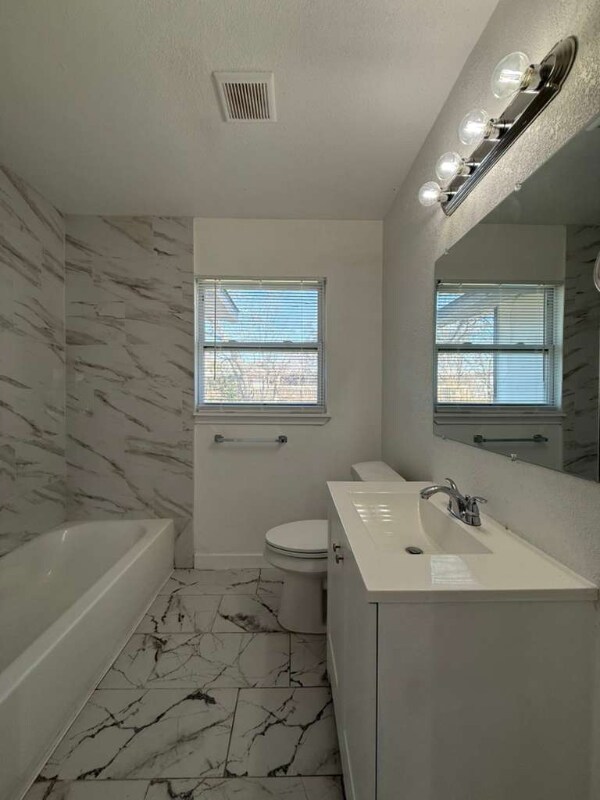 Building Photo - 339 Brettonwood Dr