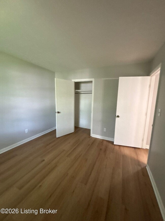 Building Photo - 418 Lyndon Ln