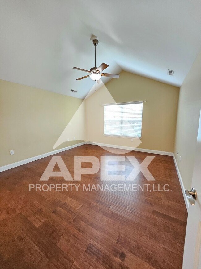 Building Photo - Gorgeous 4 Bd/3 Ba Luxury Condo in the Cot...