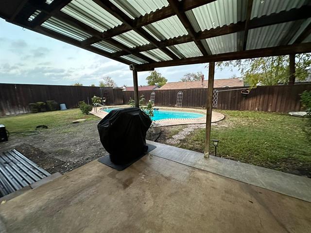 Building Photo - 1803 Redbud Cir