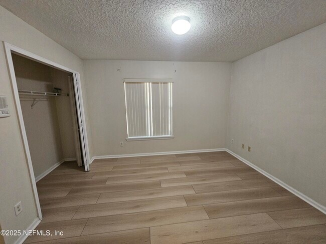Building Photo - 1708 Dartmoor Ln