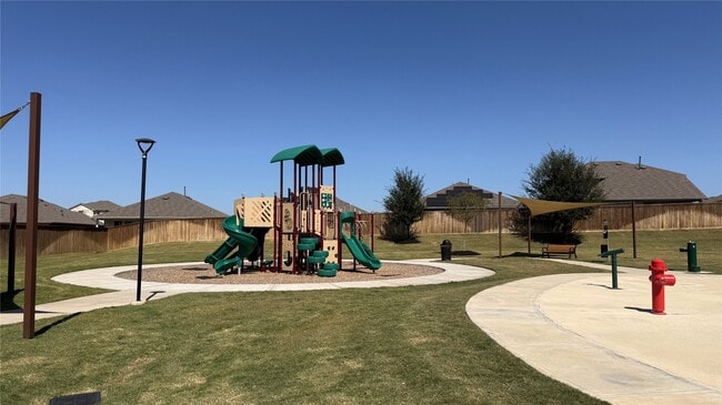 Building Photo - 15150 Willow Hts Ln