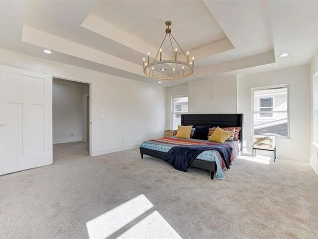 Building Photo - 213 NE 14th St