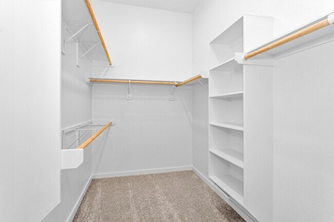 Building Photo - 29323 Meadowcreek Hl Dr